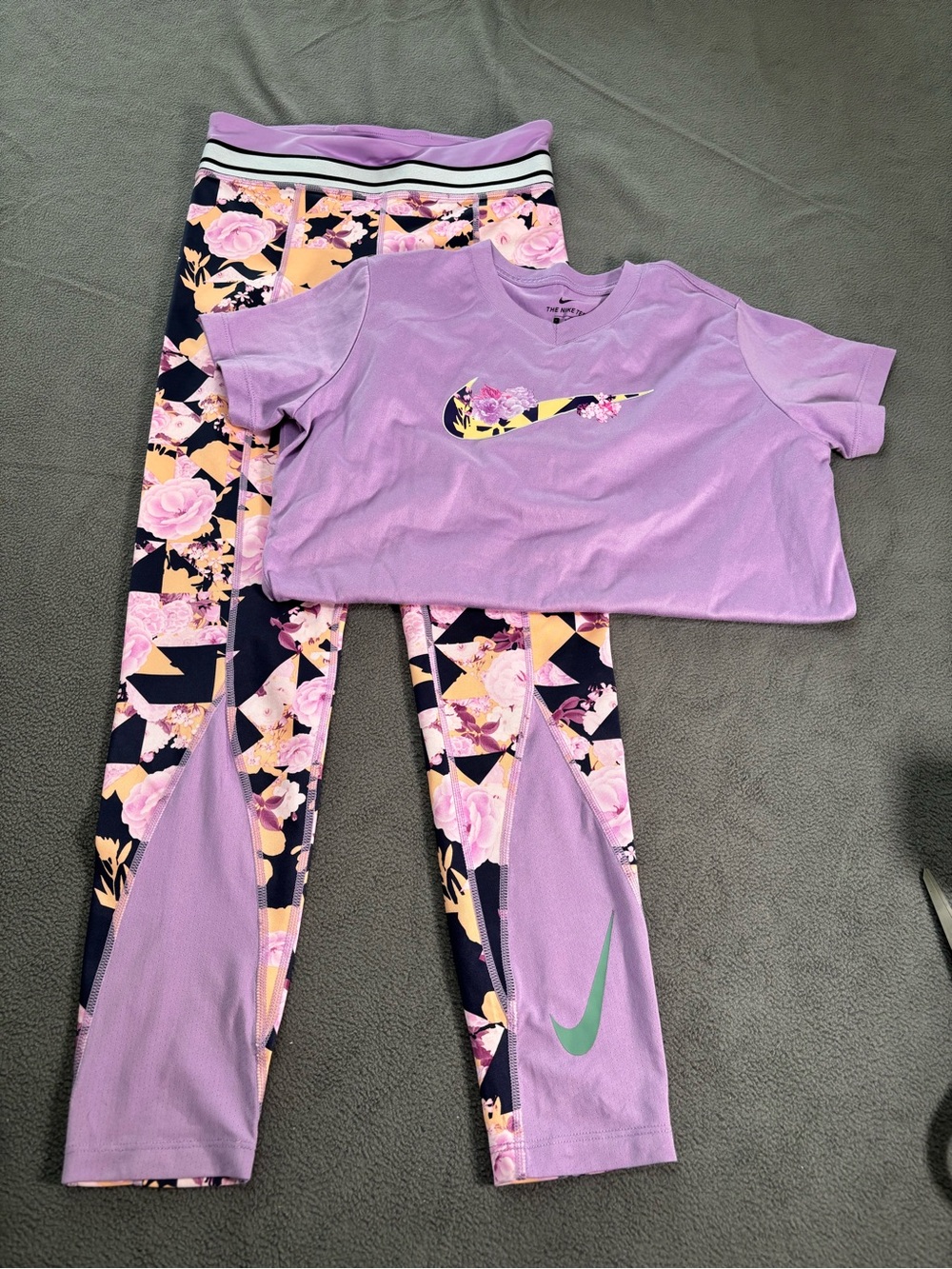 Nike Dri-FIT Girls Purple Floral T-Shirt & Leggings Set Size L